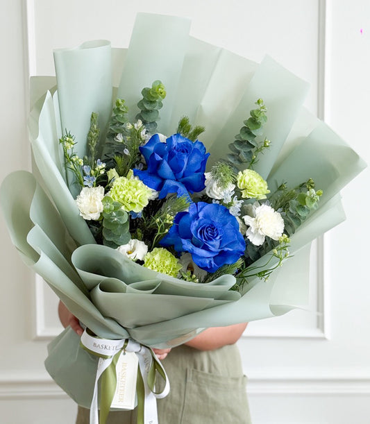 Wild Blooming Blue Rose Bouquet