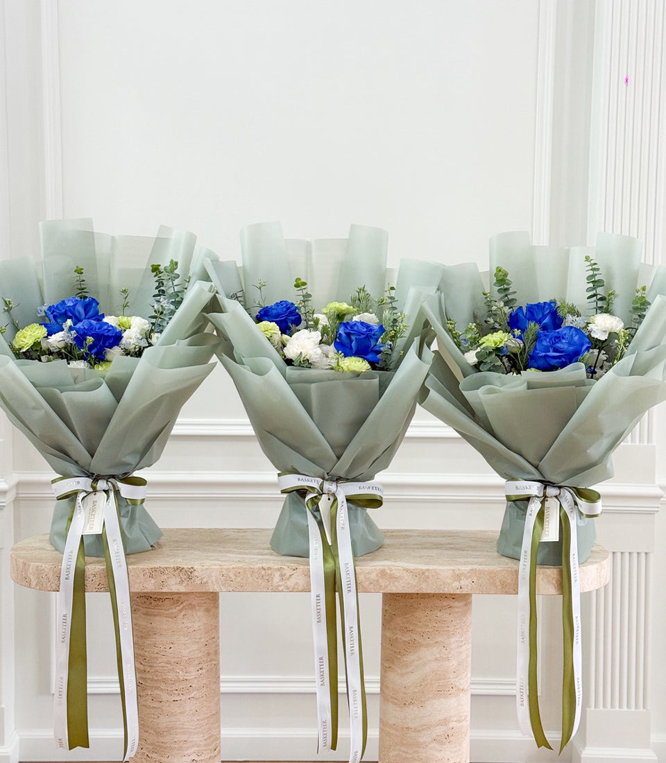 Wild Blooming Blue Rose Bouquet