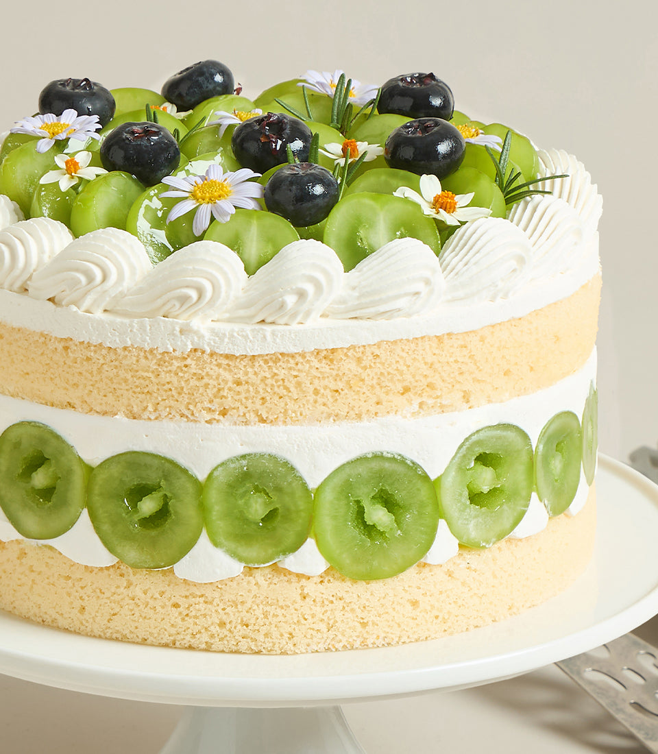 Shine Muscat Vanilla Cream Cake
