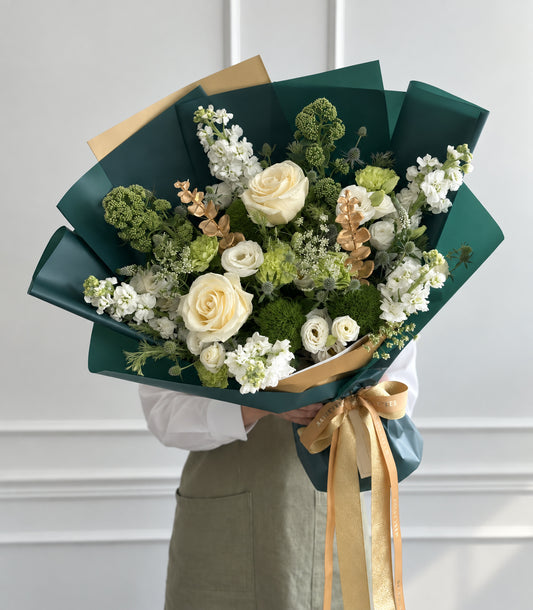 Zephyr Rose & Textured Garden Bouquet