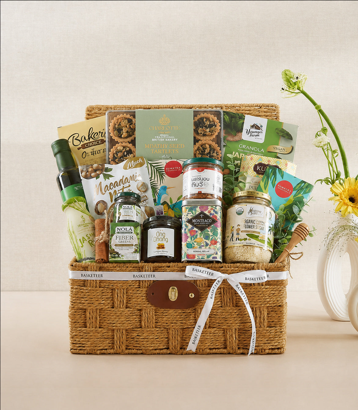 Basketeer luxury gourmet gift hamper with organic honey, macadamia nuts