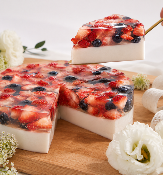 Charlotte Bakery's artisan jelly cake: a round, single-