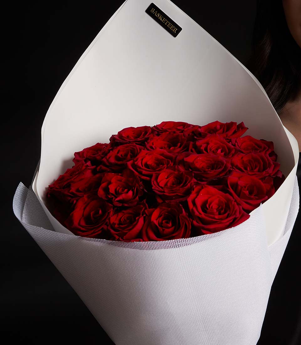 Luxury Ecuador red rose Valentine's bouquet with white mesh wrapping