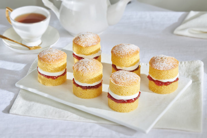 Tips for Making a British Victoria Sponge Cake — Fluffy & Delicious