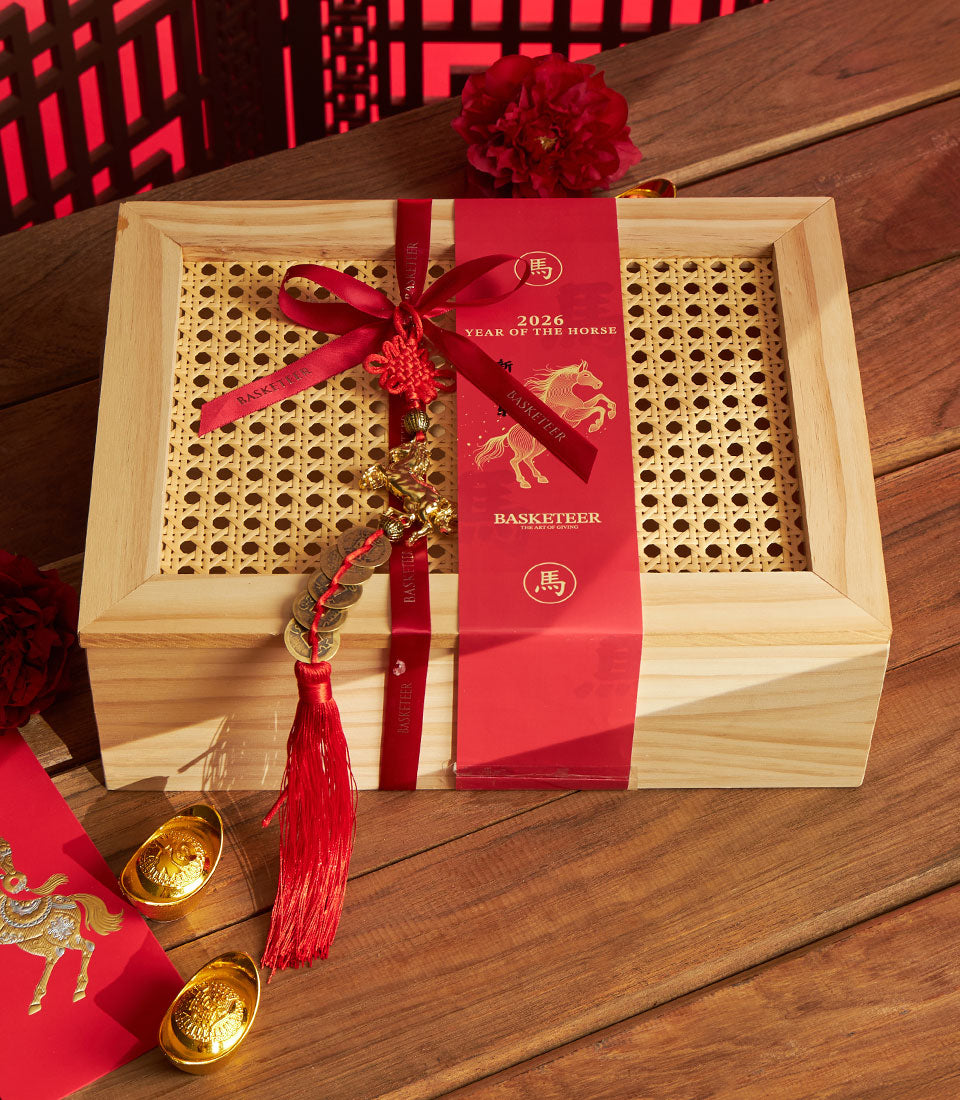 Dekopon orange prosperity gift box with rattan top, red silk ribbon, gold coins and red envelope for Chinese New Year