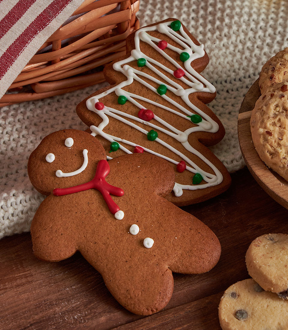 Basketeer Christmas gift basket with gingerbread man, tree cookie and shortbread. Perfect premium hamper delivery in Thailand for family or corporate gifts.