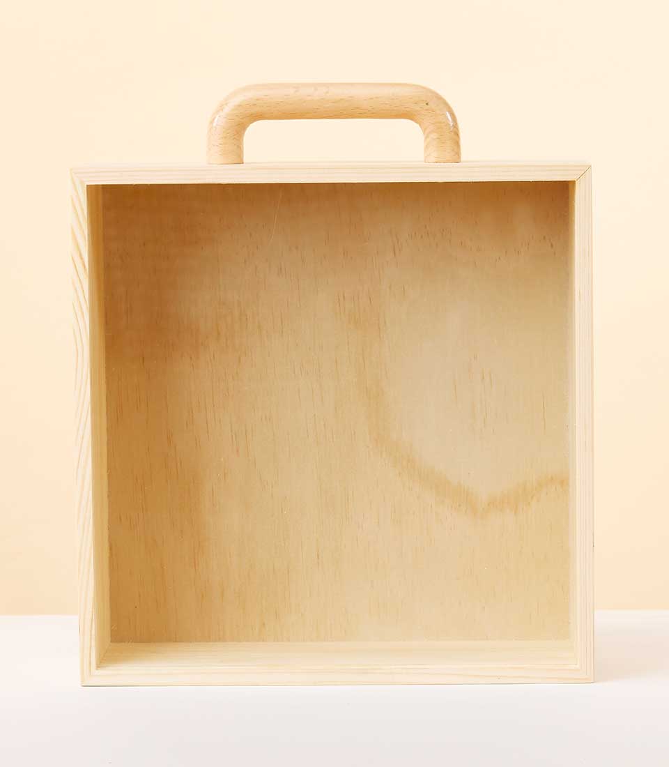 Light wood storage box with curved handle and acrylic lid for premium gifting