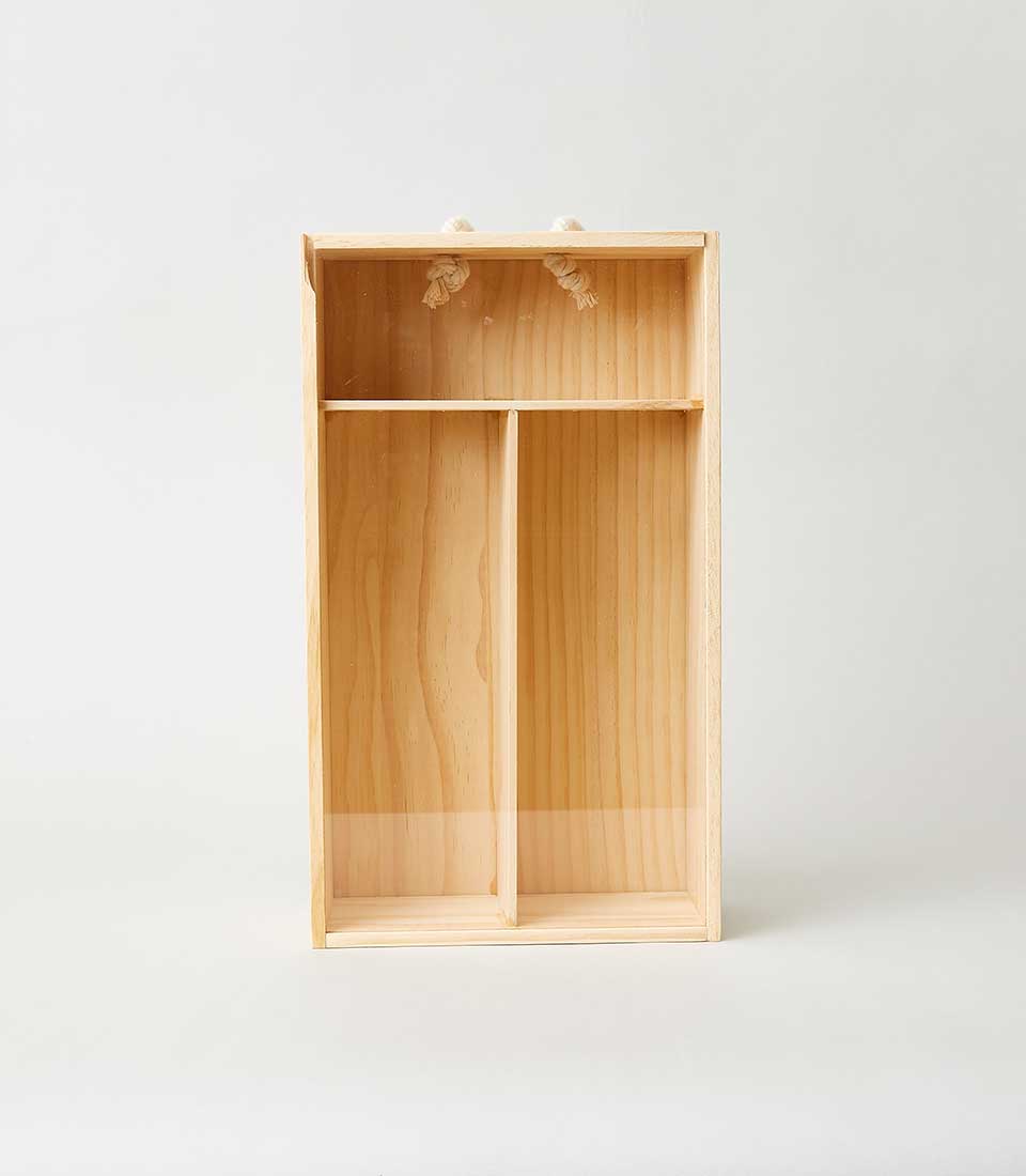 Clear acrylic sliding lid wooden wine box with three compartments, natural light wood finish