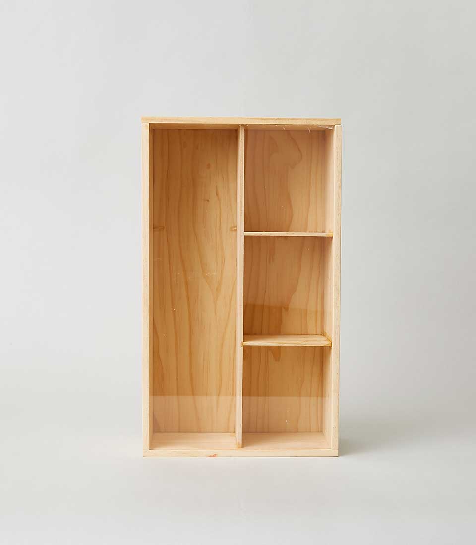 Light wood wine box with three compartments and hinged lid, perfect for gift giving