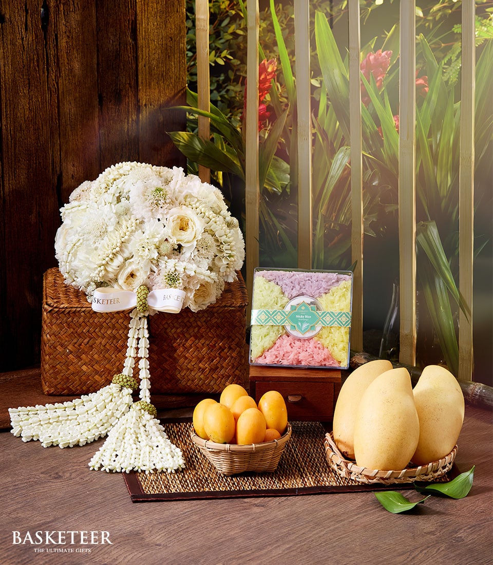 White jasmine and gardenia arrangement with Thai sticky rice and fresh mangoes, Thai New Year Songkran gift set