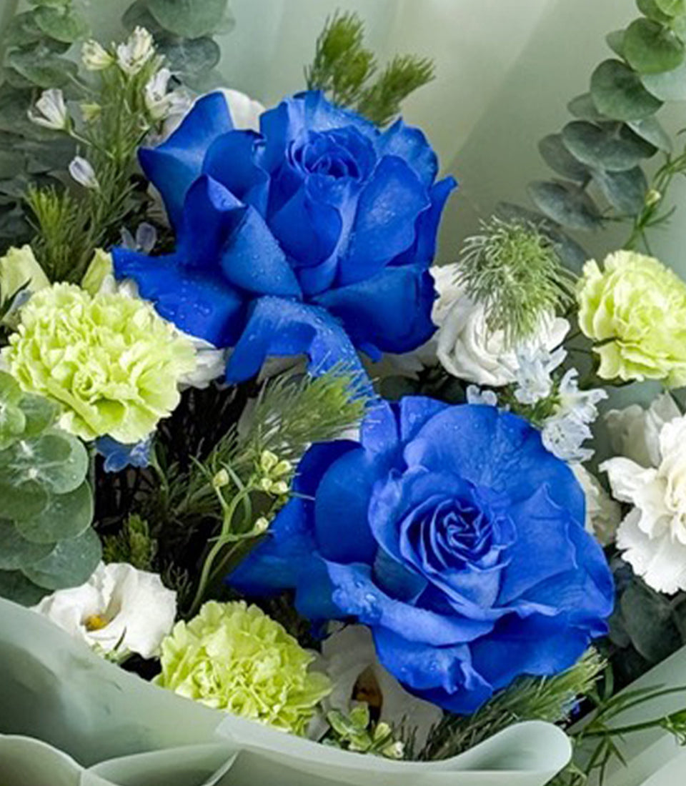 Wild Blooming Blue Rose Bouquet
