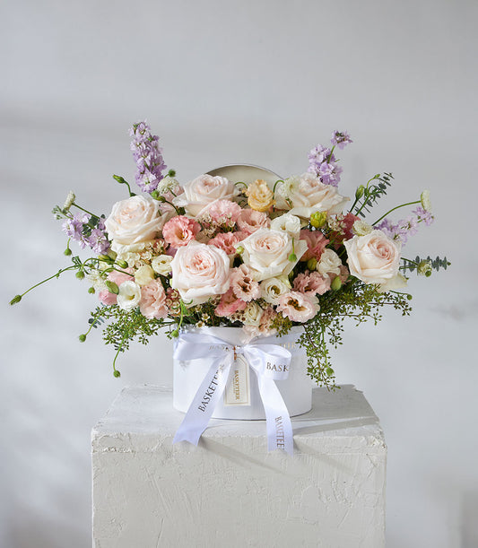 White O'Hara roses and pastel lisianthus in luxury flower box, perfect birthday gift