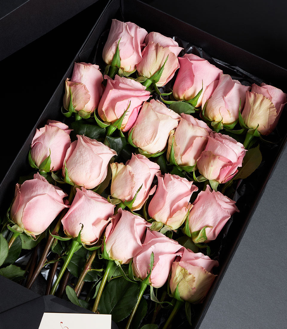 Romantic pink rose bouquet from Flowers by Basketeer. Premium flowers in a luxury box, perfect for flower delivery in Bangkok.