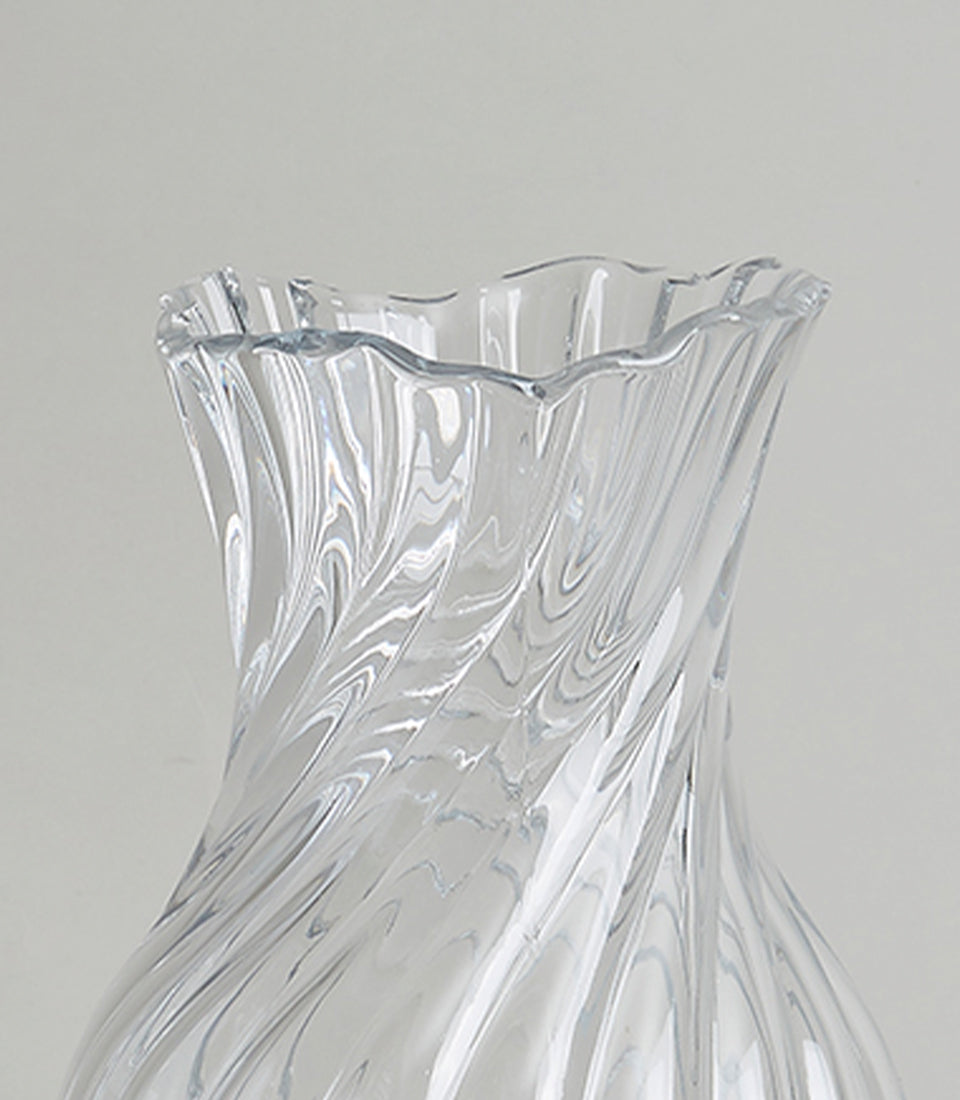 Elegant crystal vase with twisted spiral design and flared rim