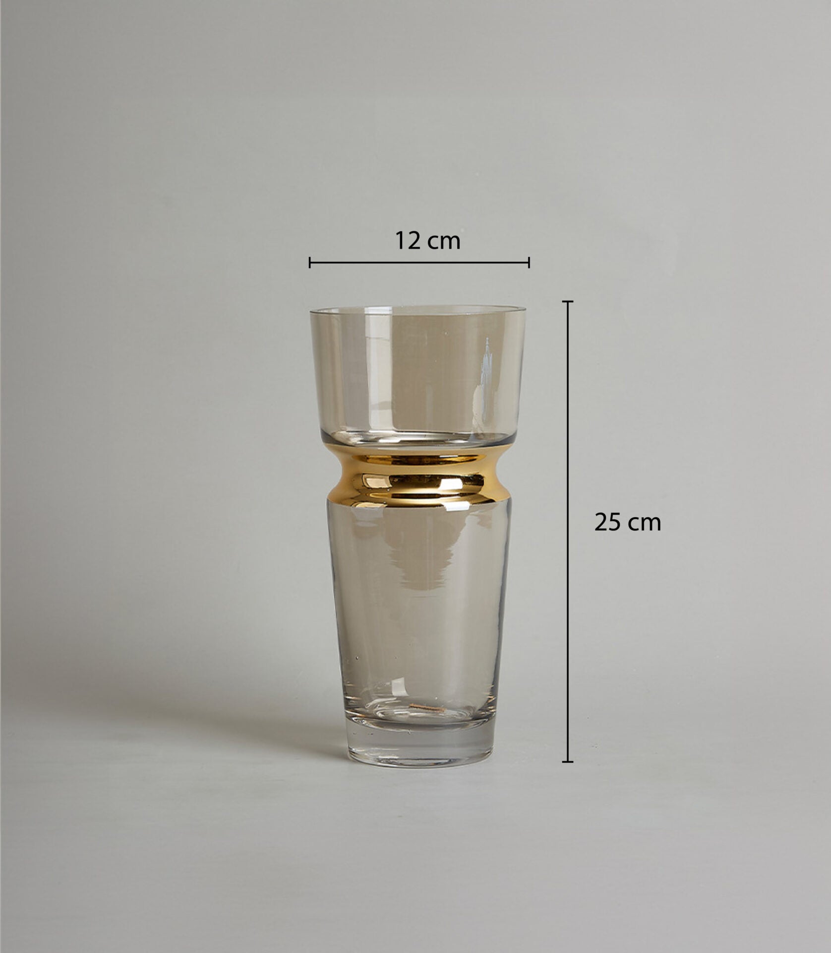Elegant glass vase with a gold band, perfect for displaying premium flower arrangements from Flowers by Basketeer in Bangkok.