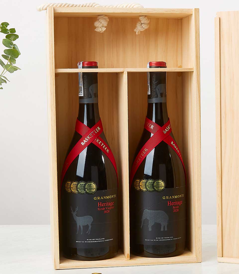 Premium Syrah wine pair with award medals in wooden gift box with rope handle