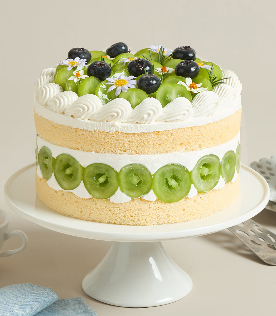 Shine Muscat Vanilla Cream Cake