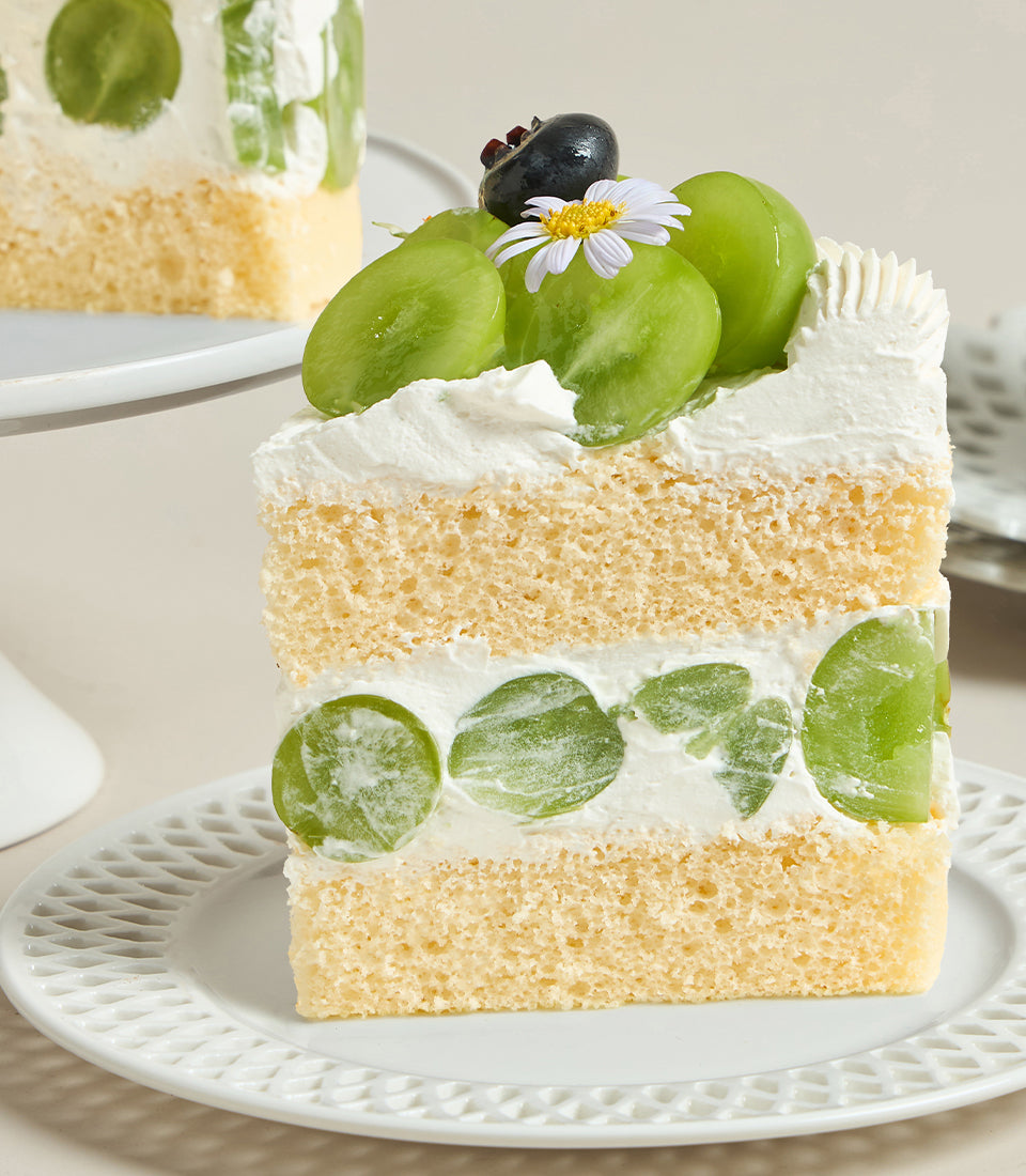 Shine Muscat Vanilla Cream Cake