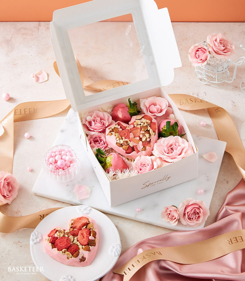 Sweet Pink Heart Chocolate Set