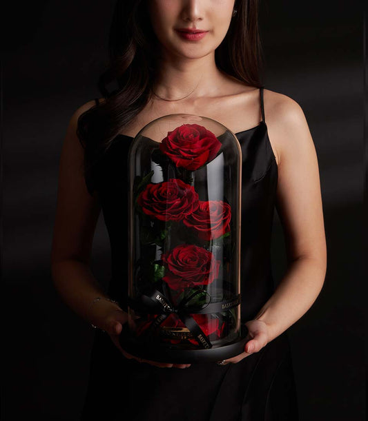 Flowers by Basketeer preserved red roses under glass dome. A premium flower gift for same-day flower delivery Bangkok, Thailand.