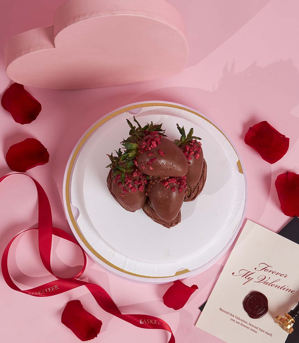Charlotte Bakery dark chocolate-covered strawberries with raspberry crumble. Artisan Bangkok pastry box, perfect for birthday cake delivery in Bangkok.
