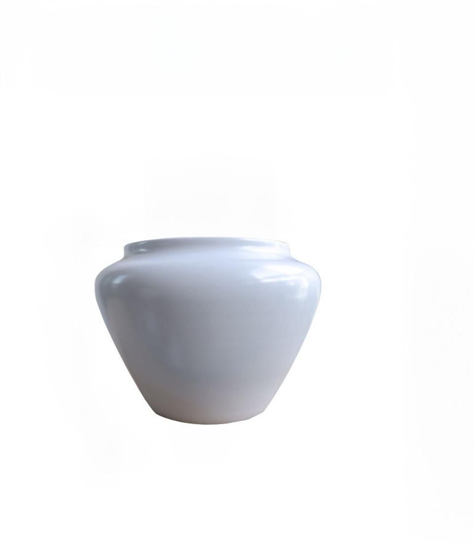 Light grey ceramic vase with rounded silhouette, perfect for fresh flower arrangements or everyday home décor