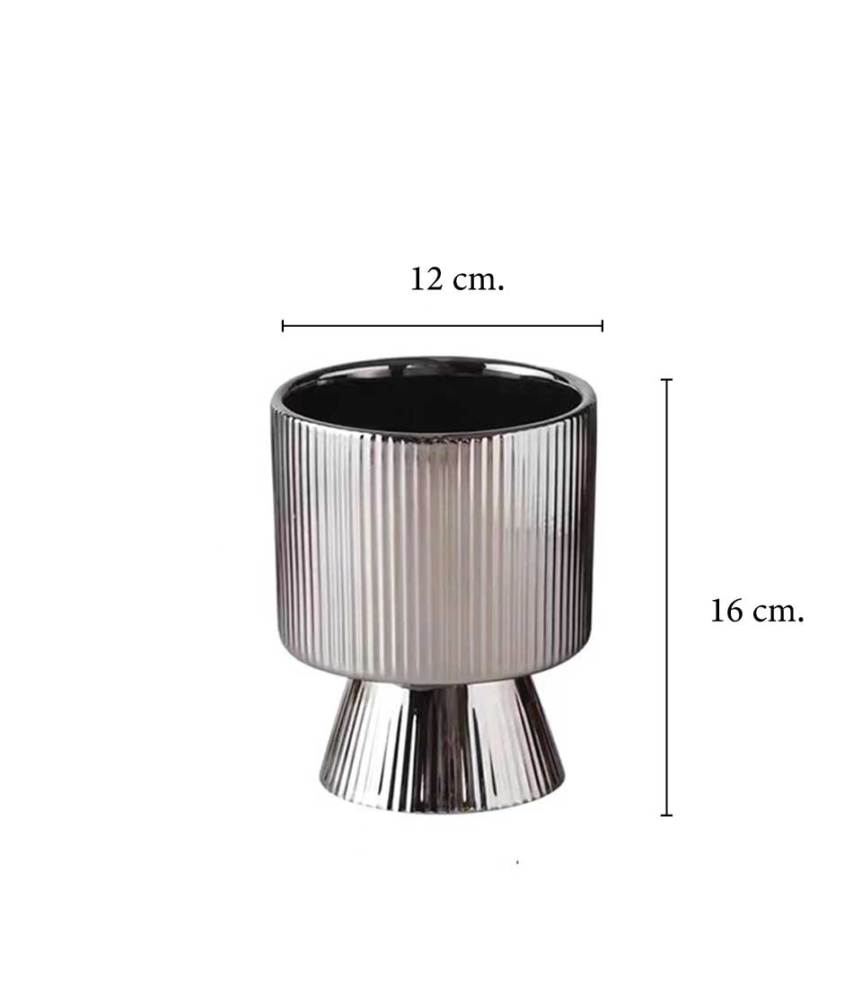 Silver textured ceramic vase with ribbed design and pedestal base, 16cm height