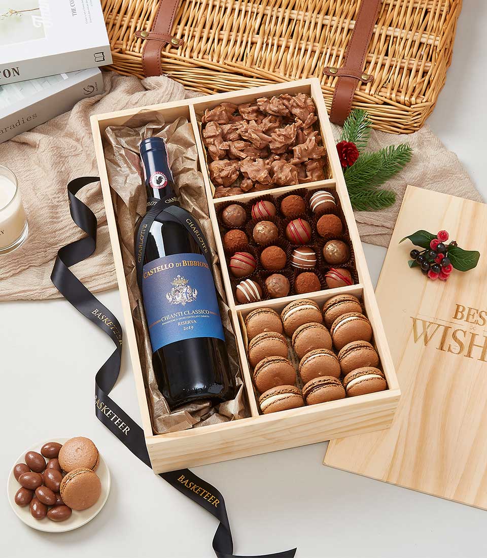 Deluxe Wine & Macaron Gift Box