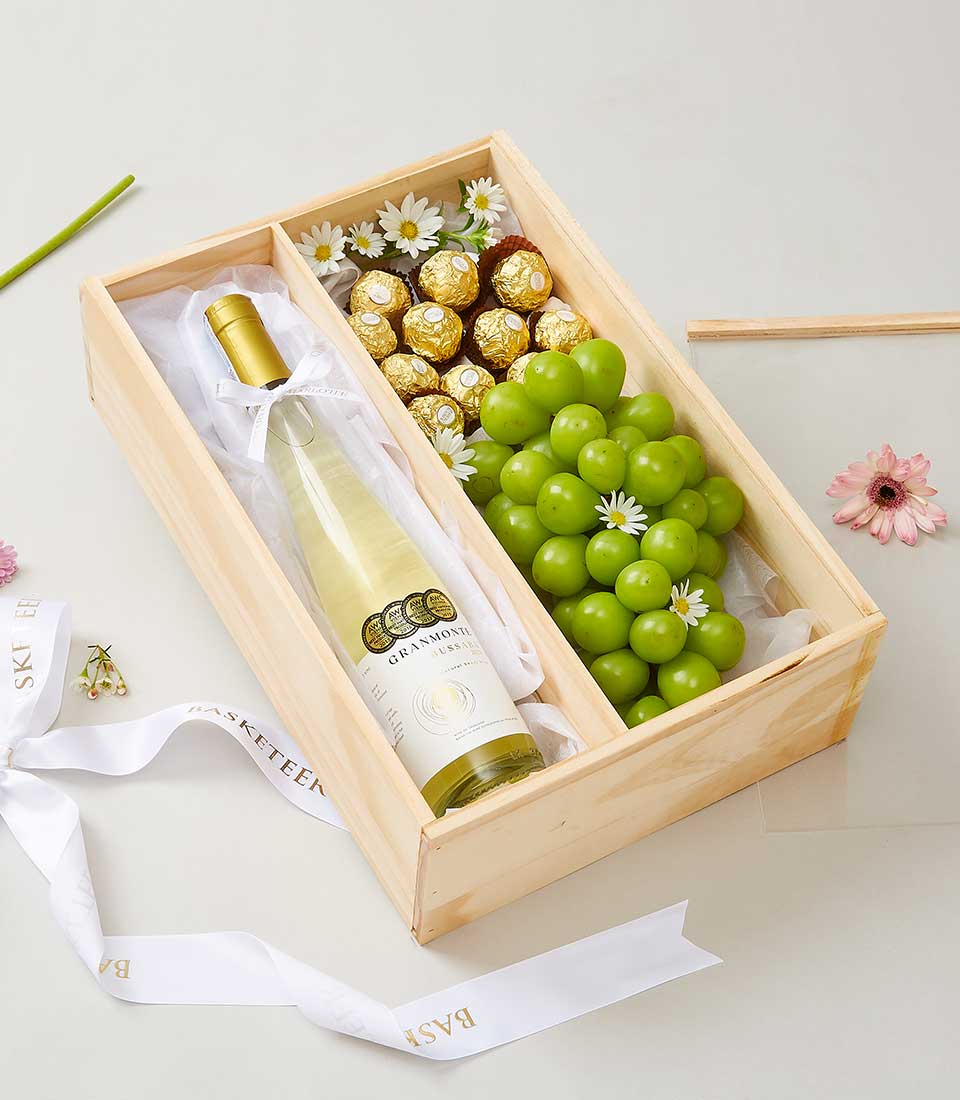 Grammonte white wine and Ferrero Rocher gourmet gift box with fresh grapes and gold chocolates