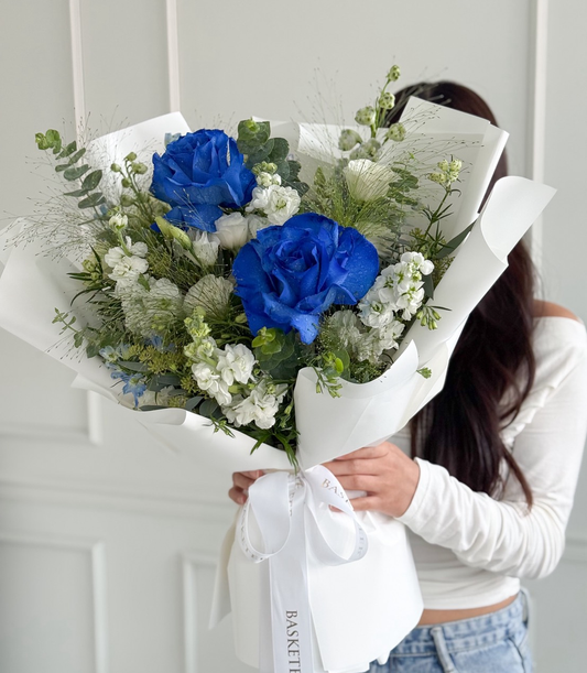 Dreamy Blue Roses Radiance Bouquet