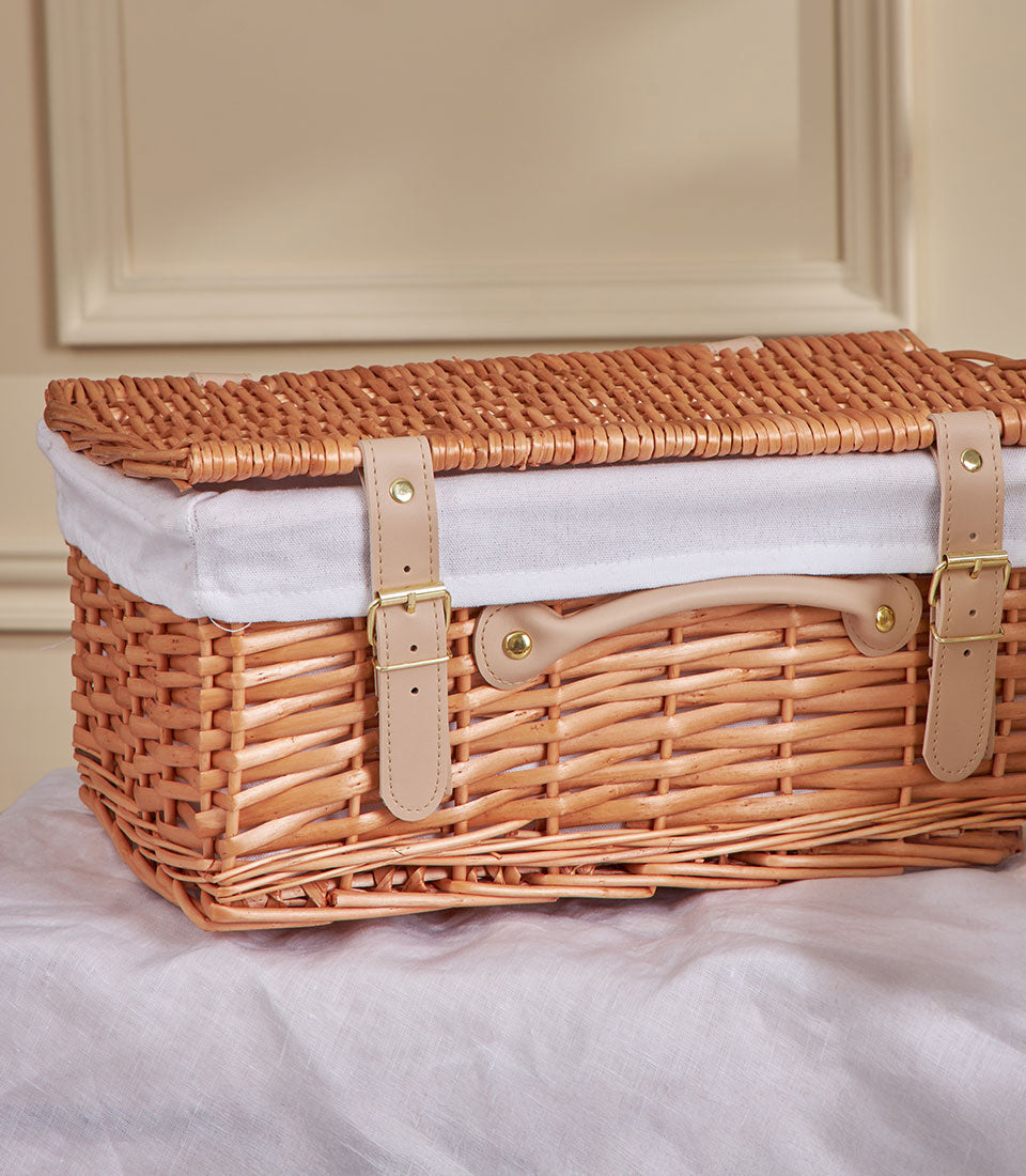 Luxury wicker tea and cookie tasting hamper with leather straps, curated gift for new year celebrations