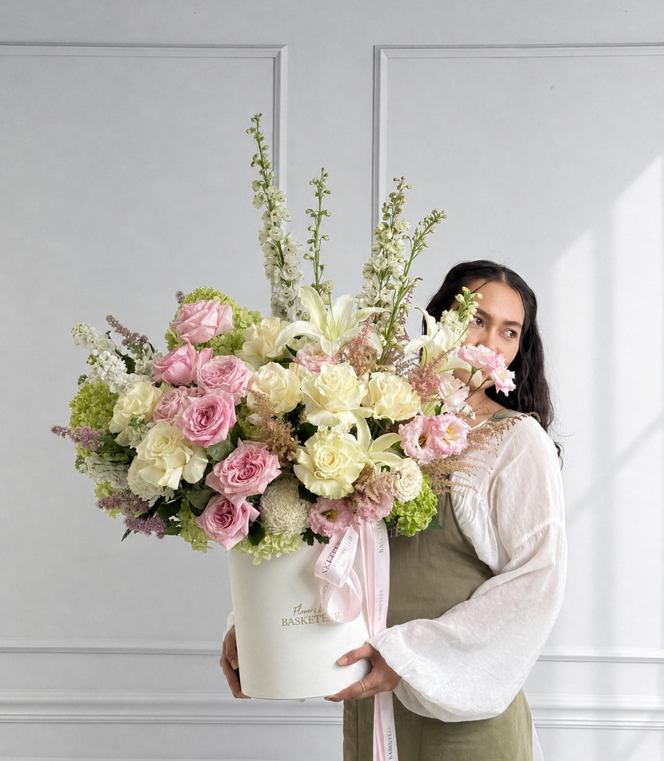 Elegant Pink O'Hara & White Rose Flower Box